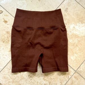 Buffbunny Ribbed Seamless Short in Mocha - Size Small